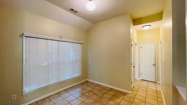 Building Photo - Lovely 3 bedroom, 2 bathroom ranch home in heart of Ballantyne