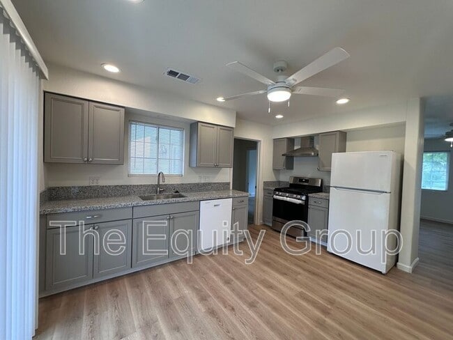 Building Photo - 145 N A St