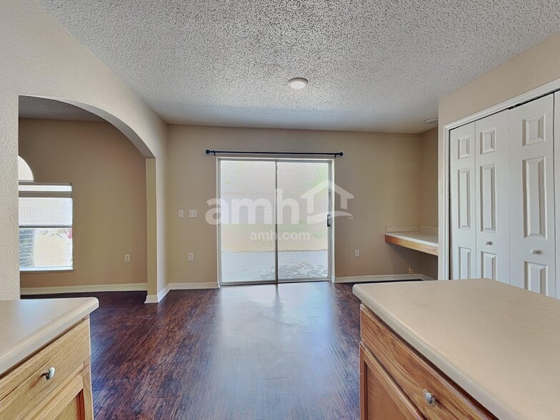 Building Photo - 934 Brenton Leaf Dr