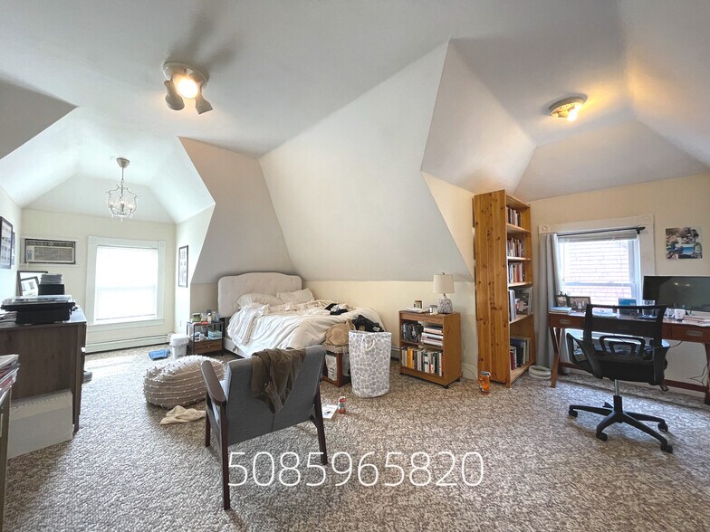 Primary Photo - 66 Englewood Ave
