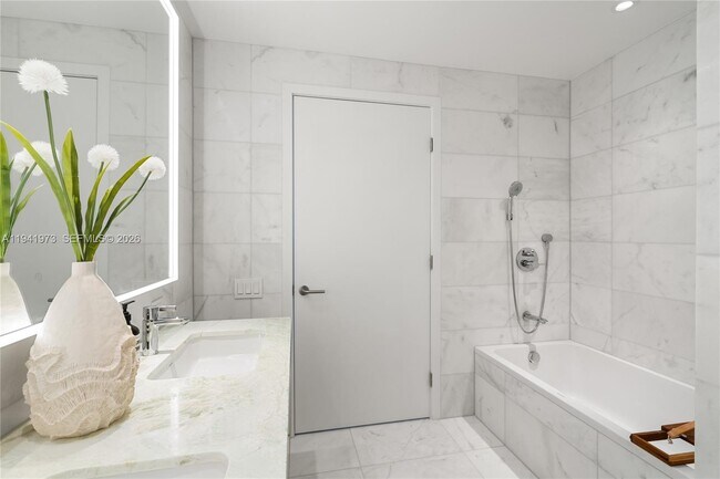 Building Photo - 500 Alton Rd