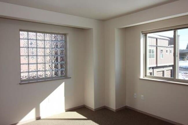 Building Photo - rev139