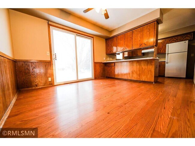 Building Photo - 13113 Irving Ave S