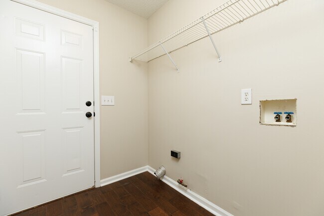 Building Photo - 303 Early Harvest Ct