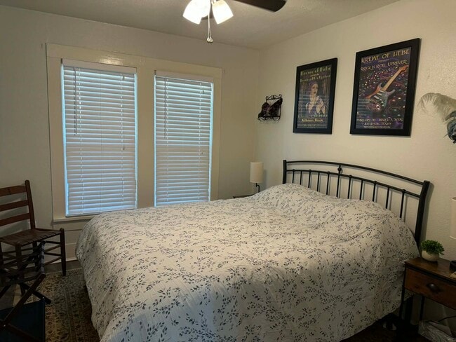 Building Photo - 606 N Polk St