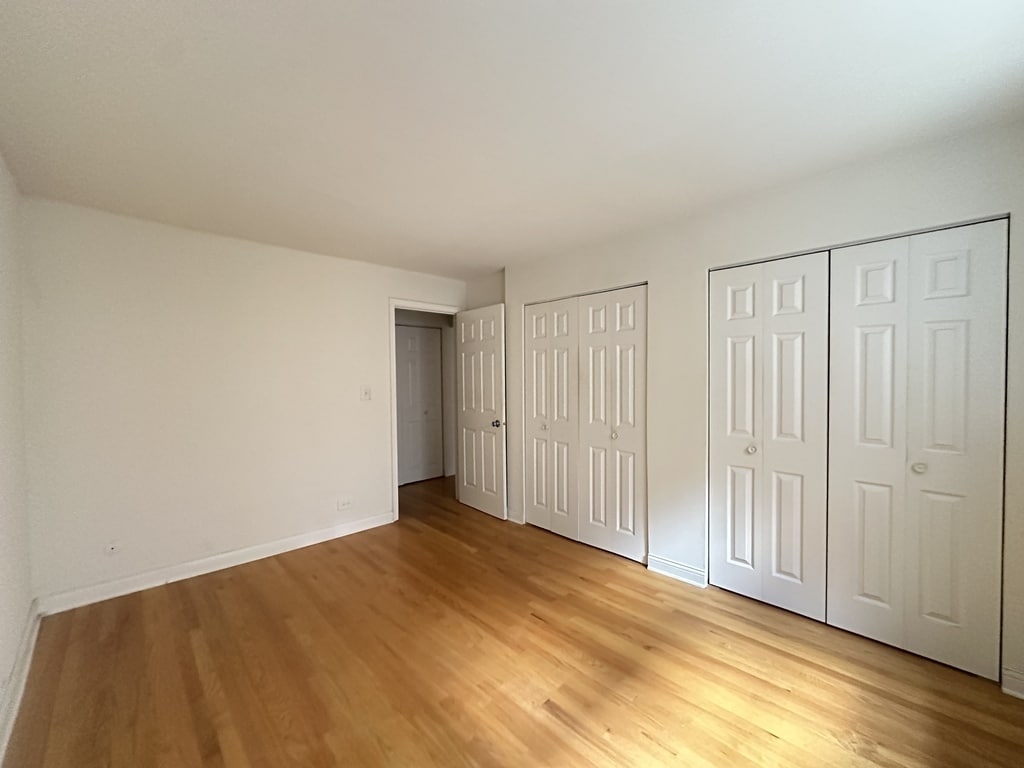 Building Photo - 3710 N Pine Grove Ave