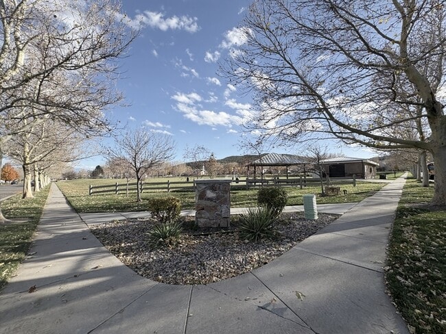 Building Photo - 7898 Tinamous Rd