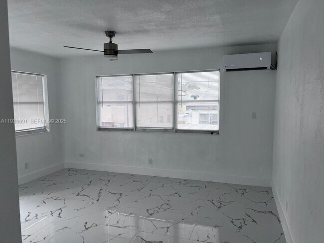 Building Photo - 1131 SW 7th St