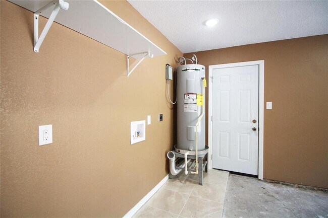 Building Photo - 4523 Donalbain Dr