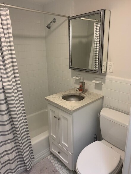 Bathroom - 220 Newbury St