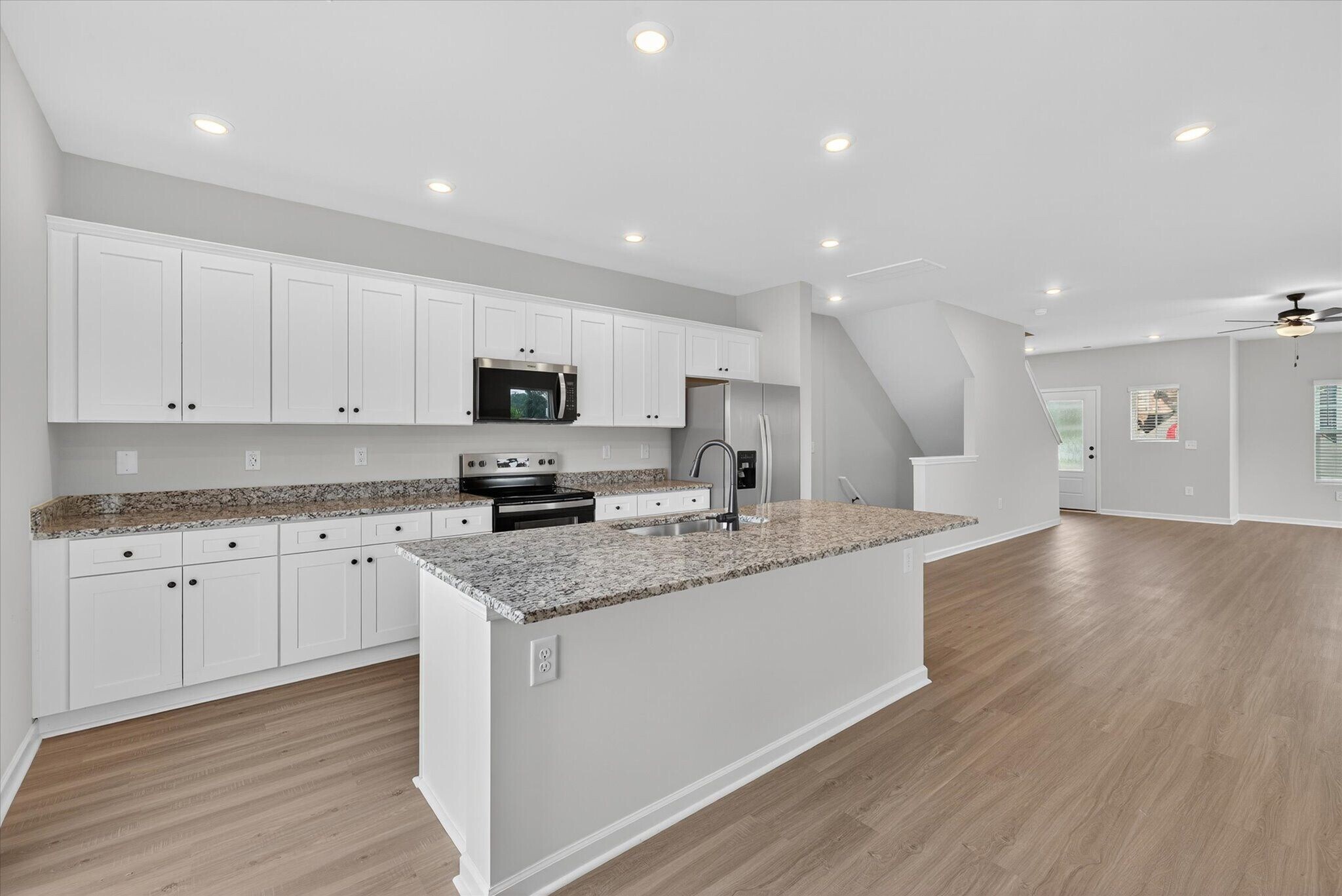 Building Photo - 1978 W Davidson Ave