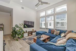 Building Photo - 625 Emile St