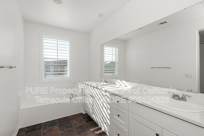 Building Photo - 34495 Agave Dr