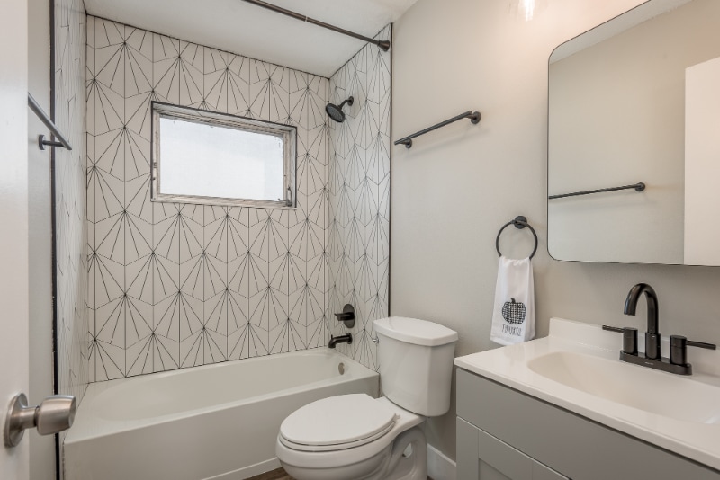 Building Photo - 2326 E 112th Ave