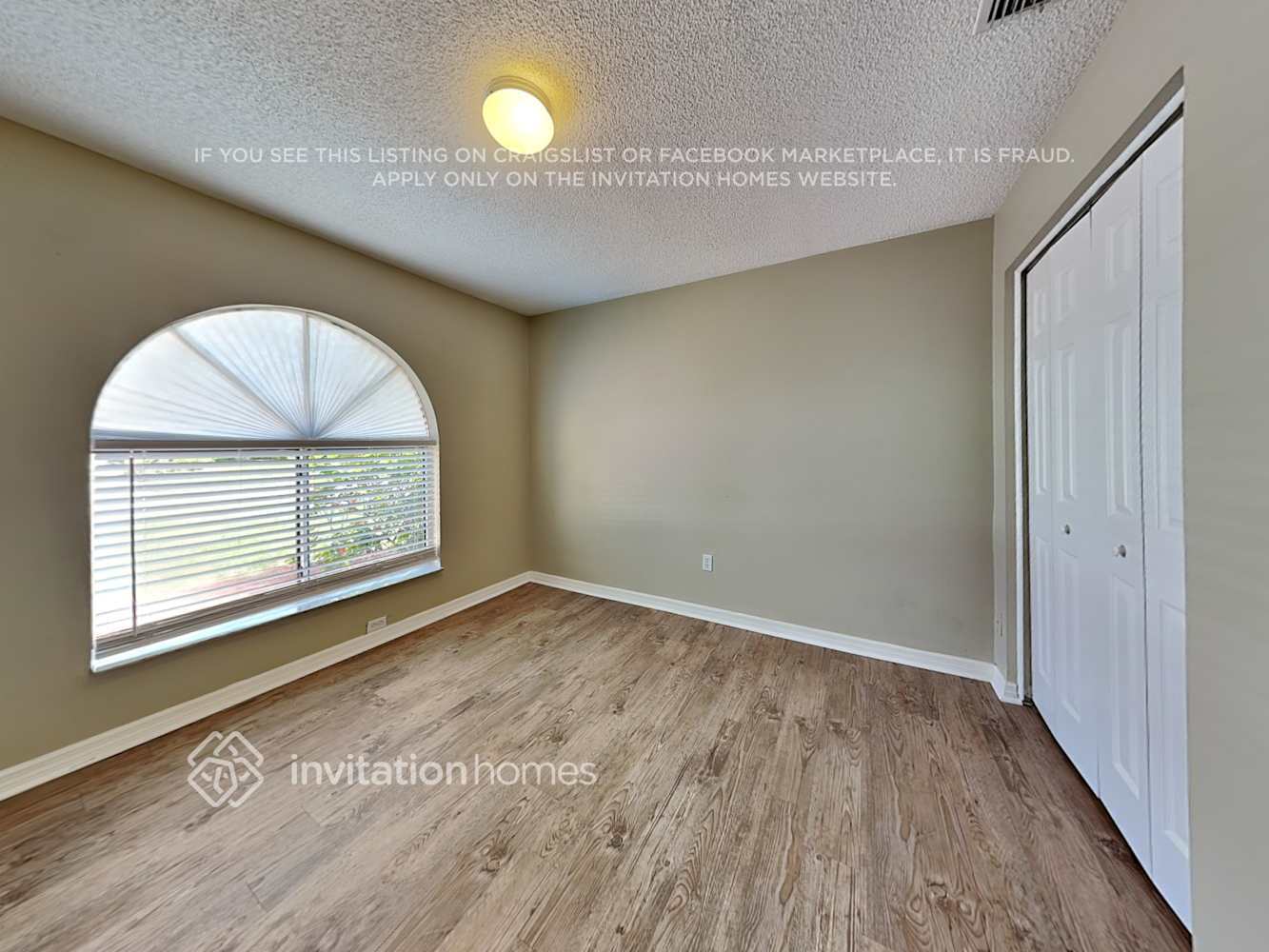Building Photo - 12921 Longcrest Dr