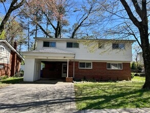 Building Photo - 912 Hoyt St