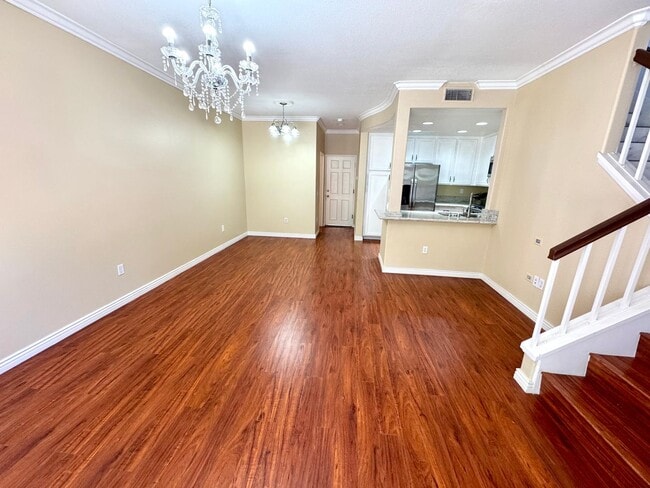 Building Photo - Beautiful 2 Story, 2 Bedroom plus Large Lo...