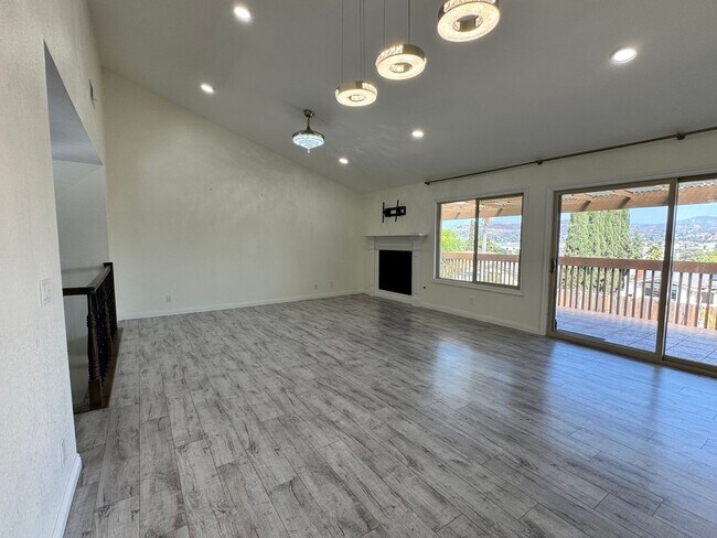 Building Photo - Remodeled 4 Bed / 3 Bath Home with Pool, Spa & Solar – Fletcher Hills