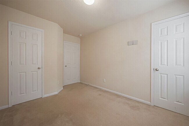 Building Photo - 13510 Dahlia Green Way