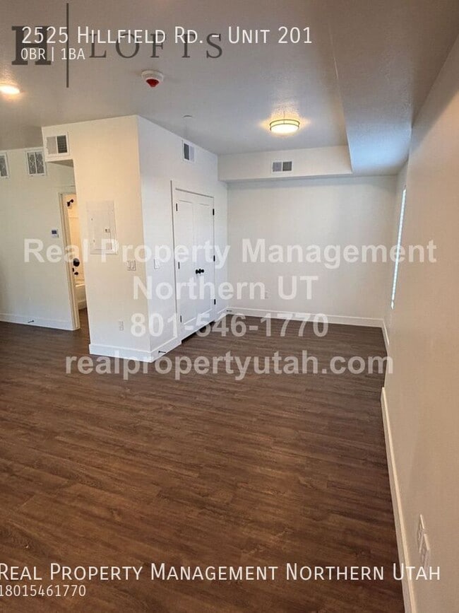 Building Photo - 2525 Hillfield Rd.-Unit 201