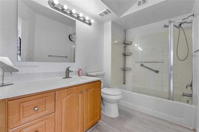 Building Photo - 12430 Vista Isles Dr