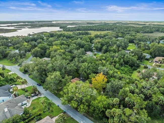 Building Photo - 11815 W Waterway Dr