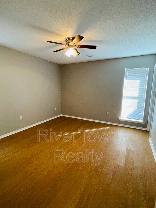 Building Photo - 6390 Sandhurst Rd