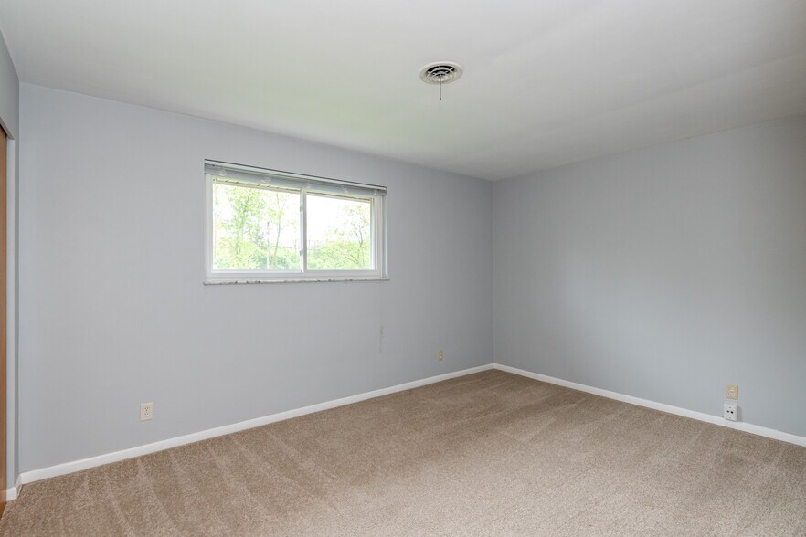 Building Photo - 1258 Westcliff Ct