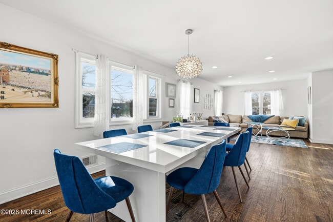 Building Photo - 19 Carole Dr