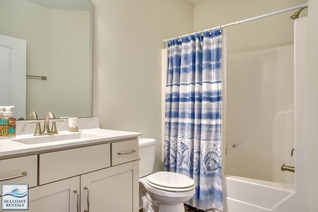 Building Photo - PET FRIENDLY FURNISHED 3-12 MONTH AVAILABLE