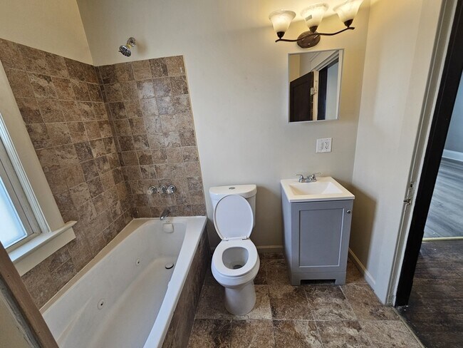 Building Photo - 3386 E 134th St