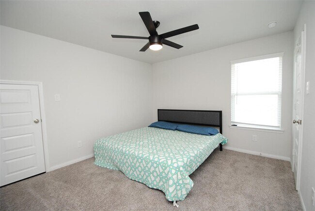 Building Photo - 8834 Arch Rock Dr