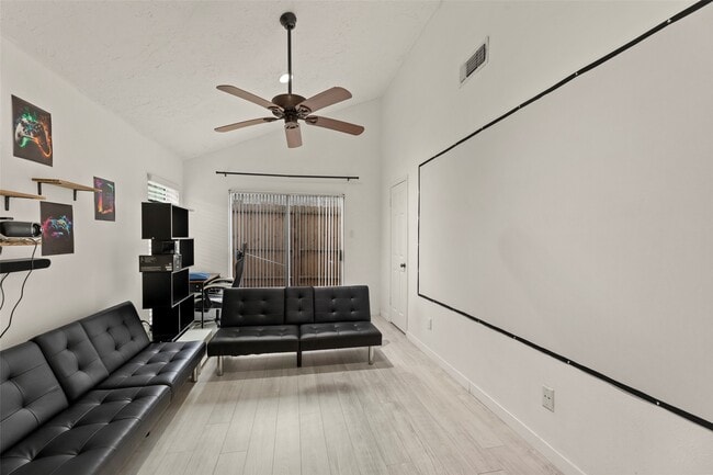 Building Photo - 1538 Beaconshire