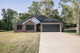 Building Photo - 18310 Timber Oaks Dr