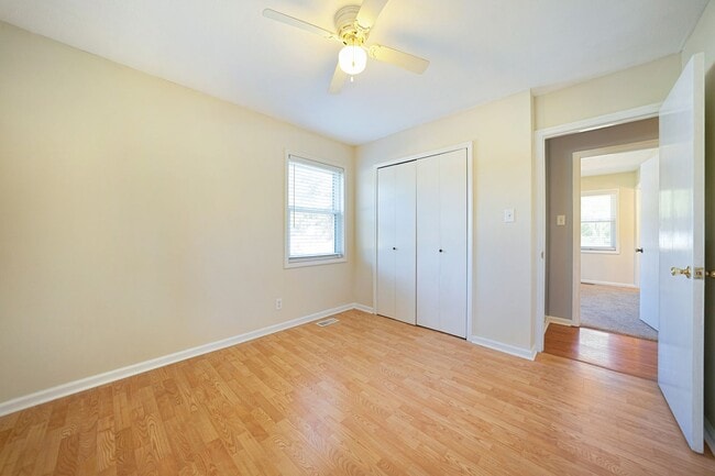 Building Photo - Charming 3-bed/2 bath home with large yard, screened deck located minutes from Brier Creek!