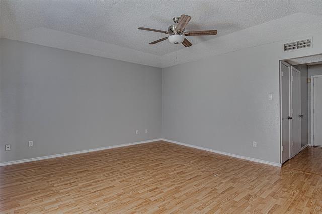 Building Photo - 833 Springhill Dr