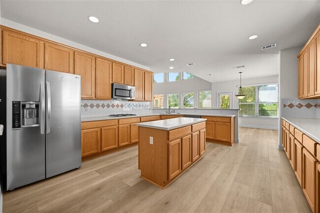 Building Photo - 6819 Chalk Hill Dr