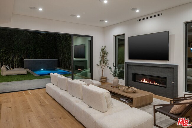 Building Photo - 14822 Hesby St