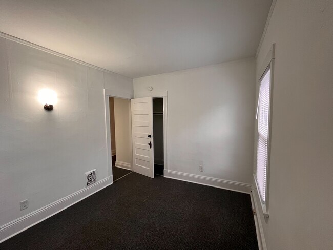 Bedroom 3 - 82 Park Ave