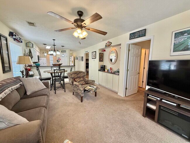 Building Photo - 615 Waterway Village Blvd