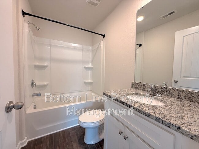 Building Photo - 445 Belcaro Dr
