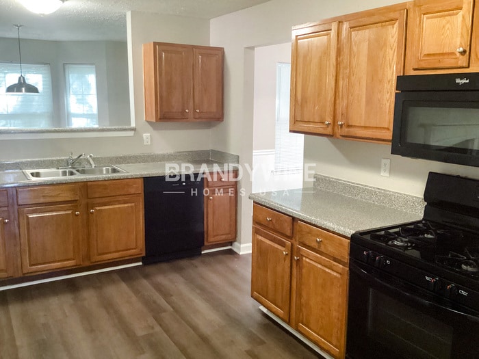 Building Photo - 1667 Cutters Mill Dr