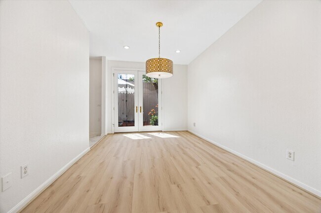 Building Photo - 1201 McDuffie St