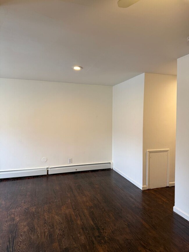 Building Photo - 720 Pine St