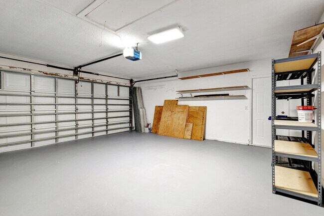 Building Photo - 9404 Longmeadow Cir