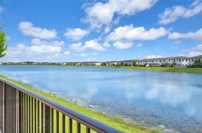 Building Photo - 10011 SW 231st Ln