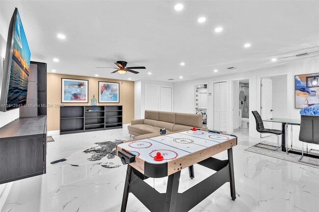 Building Photo - 923 NW 110th St