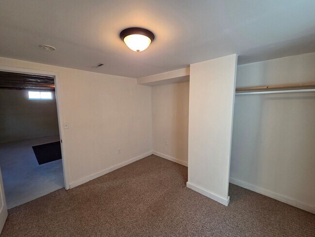 Building Photo - 3 Bedroom Cedar Falls House