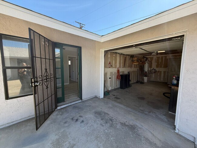 Building Photo - 2 ON 1 PROPERTY in ALPINE! 3BR/2BA home PL...
