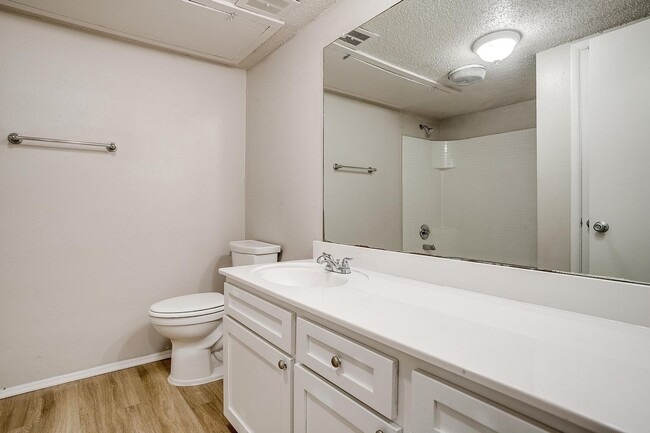 Building Photo - Cozy Apartment in a Great Location!